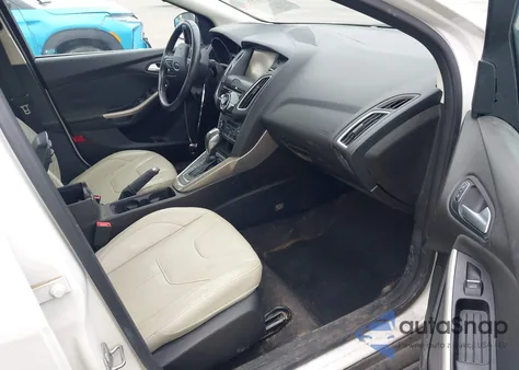 2015 Ford Focus Titanium из США, поврежденный, VIN 1FADP3J26FL338742